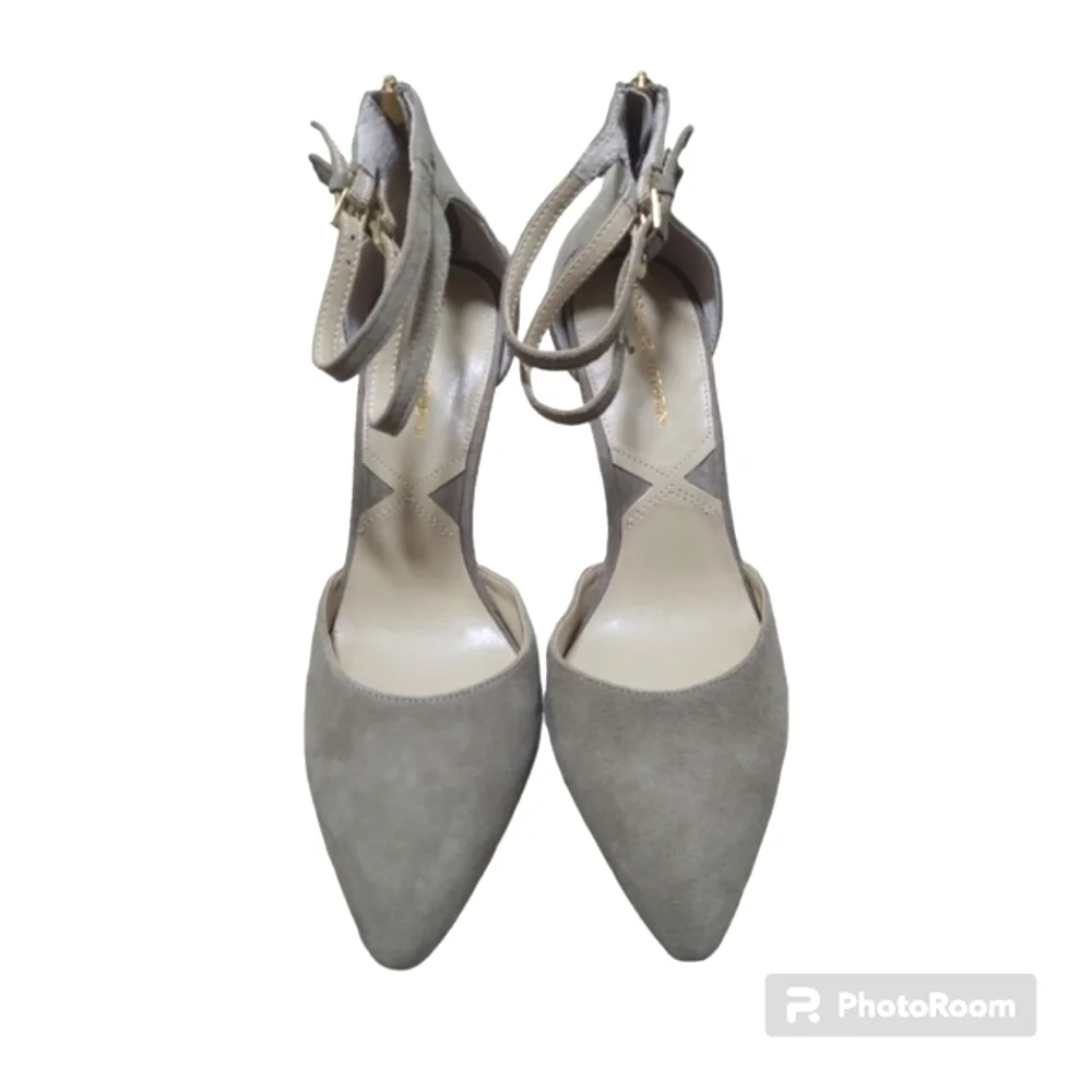 Adrienne Vittadini Taupe Suede Heels Size 9M